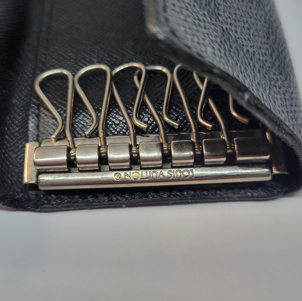 Louis Vuitton Damier Key Case/Holder - Picture 6 of 12